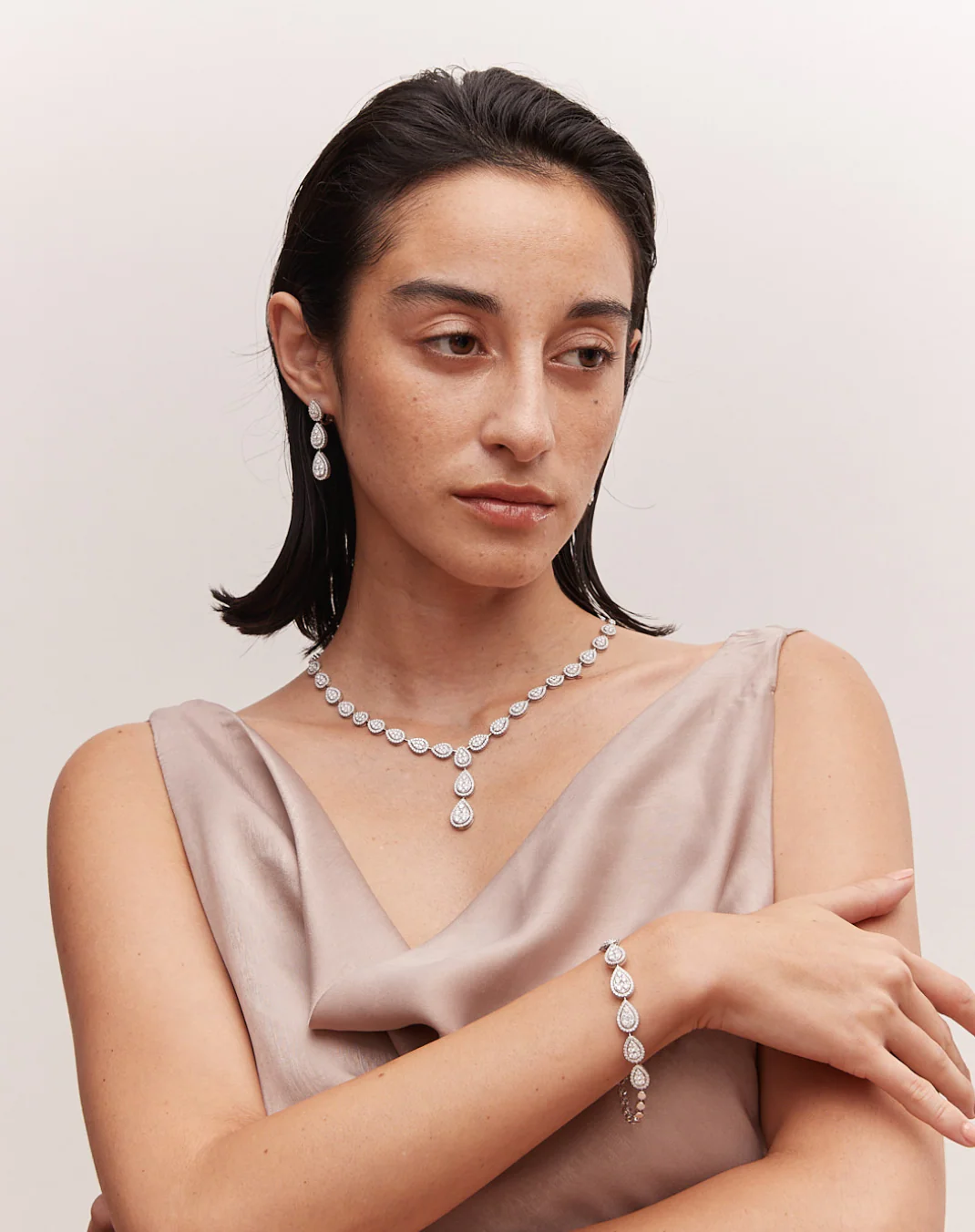 Pear Bracelet White Gold - Image 2